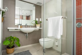 Good Hope Studies - Table Mountain Residence ensuite bathroom